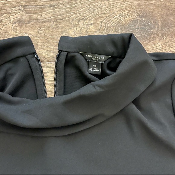 AnnTaylor•Blouse - Picture 2 of 7